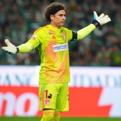 ¿Ya OLVIDARON a Guillermo Ochoa? Ligue 1 RESALTA a otro jugador del Club América