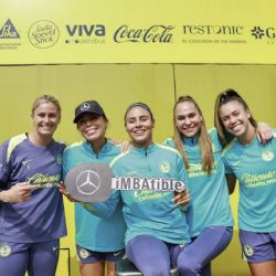 Club América Femenil se convierte en el primer equipo a NIVEL MUNDIAL en RECIBIR LUJOSO autobús