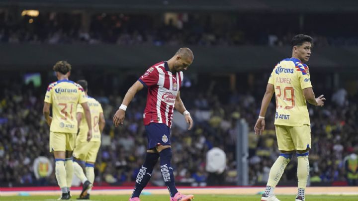 ¡Se burlan de Chicharito Hernández! Afición del Club América no le perdona una al atacante de Chivas