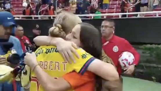 Luego de golear a Chivas Femenil, Sarah Luebbert hizo MUY FELIZ a una seguidora al término del Clásico Nacional