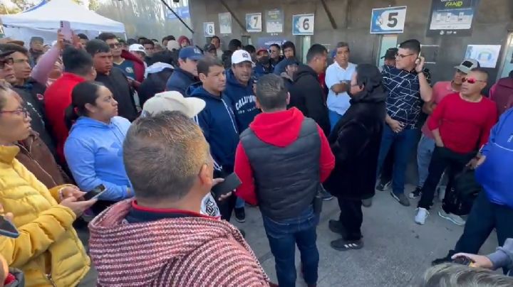 Aficionados llevaban HORAS formados y reciben la PEOR NOTICIA para el América vs Monterrey