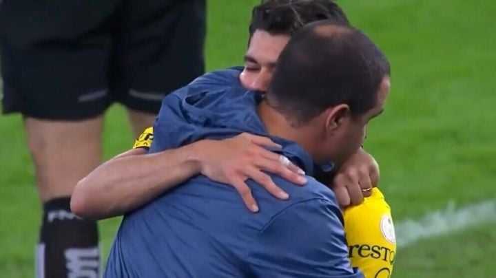 ¡Se va como héroe! Henry Martín SALIÓ LLORANDO del terreno de juego por lesión