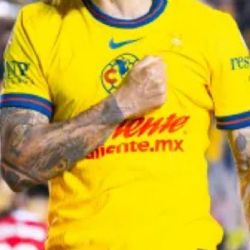 Tendría un pie fuera del Club América pero aún así se hizo un TATUAJE por el Tricampeonato
