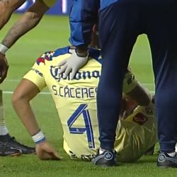 ¡Otro más! Sebastián Cáceres SALE por LESIÓN del León vs Club América