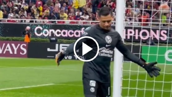 Video: Luis Ángel Malagón es AGREDIDO por la porra de Chivas en el Clásico Nacional