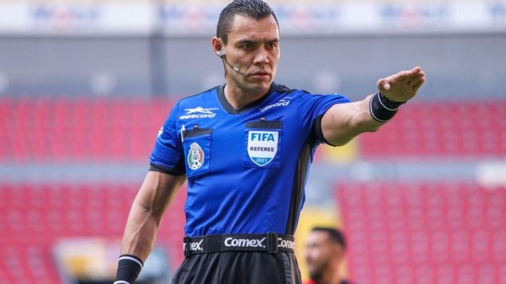 “Gato” Ortiz aparece en redes sociales y RESPONDE a quienes critican su arbitraje al América