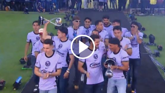 Paul Aguilar, Oribe Peralta y Henry Martín protagonizan EMOTIVO MOMENTO para celebrar el BICAMPEONATO del Club América