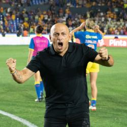 ¿Por el CAMPEONATO? Ángel Villacampa lanza PODEROSO MENSAJE tras la goleada en el Clásico Nacional