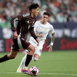 La jugada con la que Brian Rodríguez EXHIBIÓ a la defensa de la Selección Mexicana