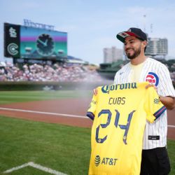 Henry Martín protagoniza EMOTIVO MOMENTO con los Cachorros de Chicago