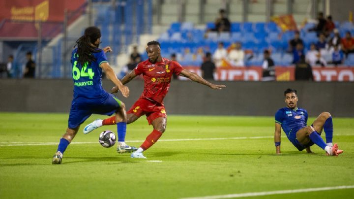 Julián Quiñones SE LUCE con DOBLETE en el Futbol de Arabia Saudita
