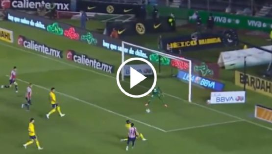 La ATAJADA de Luis Ángel Malagón que evita GOL DE VESTIDOR de Chivas en el Clásico vs Club América