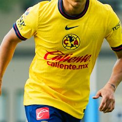 No ha jugado NI UN MINUTO pero entrena AL MÁXIMO y con una sonrisa por estar en el América
