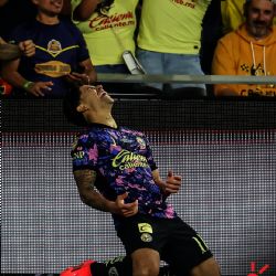 En polémica tanda de penales, el Club América se impone a Columbus Crew de la mano de Néstor Araujo