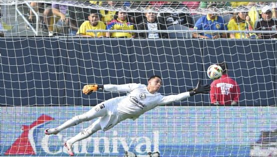 La ATAJADA de Luis Ángel Malagón que EVITA EL GOL del Columbus Crew en la Campeones Cup
