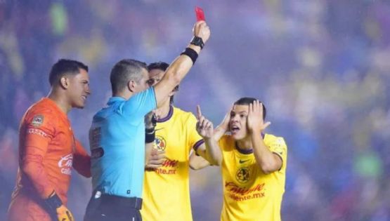 Club América SE SALVA de tener un segundo EXPULSADO tras el partido vs Pumas