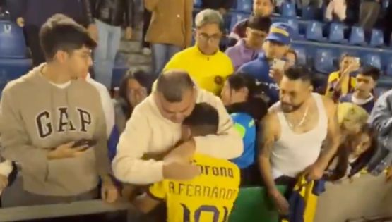 Juvenil del Club América tiene CONMOVEDOR GESTO con su papá tras el partido vs Xolos