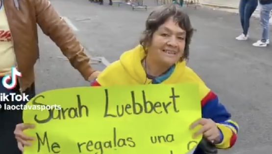 ¡Grande dentro y fuera de la cancha! Sarah Luebbert realizó una EMOTIVA acción e hizo FELIZ a una mujer de la tercera edad y su nieto