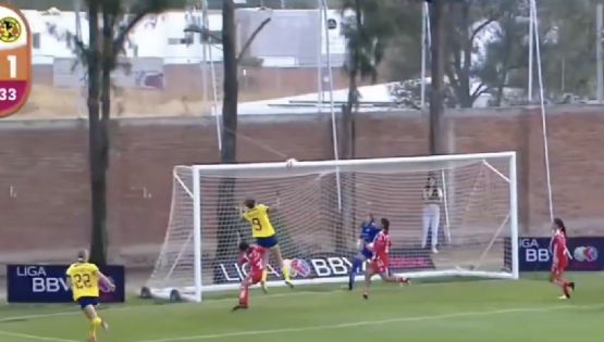 ¡TERRIBLE! Así fue el GOLPAZO que se llevó Priscila Flor da Silva al intentar REMATAR con la cabeza