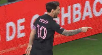El ERROR de Sebastián Cáceres que permite el GOL de Lionel Messi y se lo CANTA a la afición