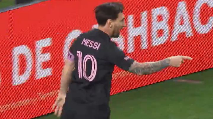 El ERROR de Sebastián Cáceres que permite el GOL de Lionel Messi y se lo CANTA a la afición