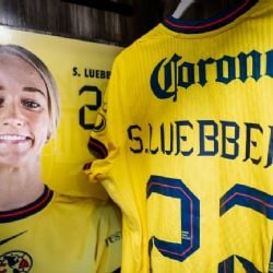 ¡Como toda una Leyenda! Afición se LE ENTREGA a Sarah Luebbert en el Estadio Jalisco