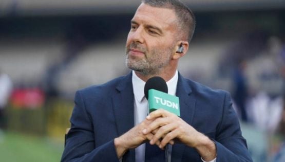 Aficionado del Club América EXHIBE a Tito Villa por supuesto ROBO a Toluca
