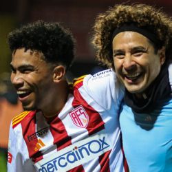 ATAJADÓN de Guillermo Ochoa le da la victoria al AVS de Portugal y se aleja del descenso