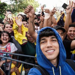ESPECTACULAR RECIBIMIENTO de la afición del Club América en Guadalajara
