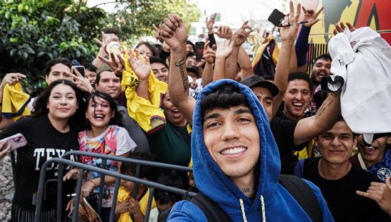 ESPECTACULAR RECIBIMIENTO de la afición del Club América en Guadalajara