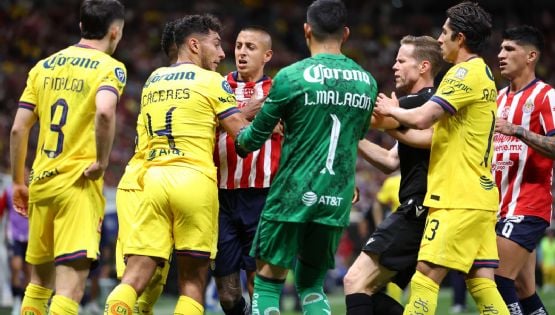 Club América sufre DOLOROSA DERROTA ante Chivas en la ida de los 8vos de Final de CONCACHAMPIONS