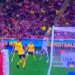 Rodolfo Cota EVITA GOL OLÍMPICO de Roberto Alvarado en el Chivas vs Club América