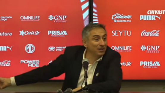 DT de Chivas intenta burlarse del América Femenil, pero todos lo acusan de RIDÍCULO