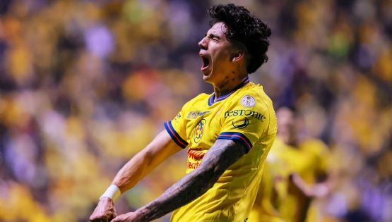 Kevin Álvarez es LASTIMADO con botella de vidrio por la afición de Chivas