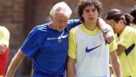 Guillermo Ochoa dedica emotivo adiós a Leo Beenhakker tras anunciarse su fallecimiento