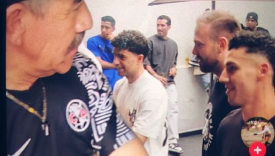 Le valió, llevó su jersey del Club América a fiesta con jugadores de Cruz Azul