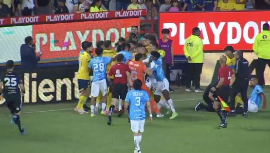 Jugadores de Pachuca y Club América protagonizan PELEA dentro del Estadio Hidalgo