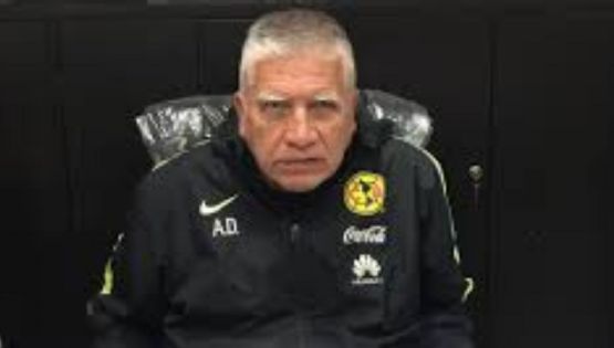 Club América le hace GRAN HOMENAJE al Doctor Díaz por 50 años de servicio