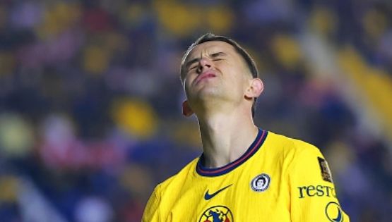 BRUTAL ENTRADA contra Álvaro Fidalgo provoca EXPULSIÓN de jugador de Cruz Azul