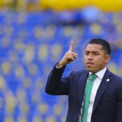 ¡FALSAS! Las fotos del árbitro del Club América vs Cruz Azul apoyando a las Águilas