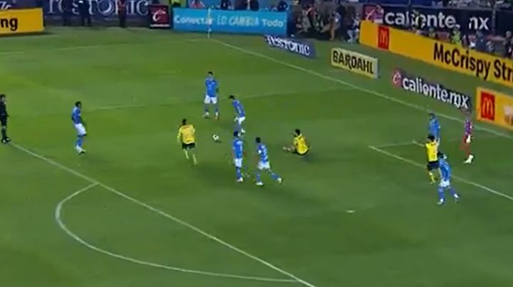 ¿Era PENAL para el Club América la FALTA de Gonzalo Piovi sobre Henry Martín?