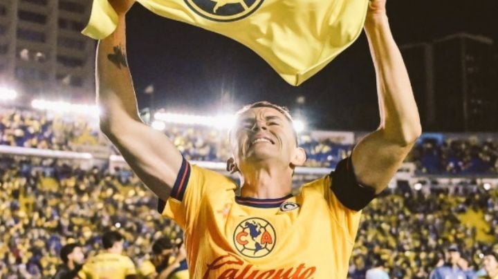 Álvaro Fidalgo recibe GRAN REGALO de la afición previo a la final de la Liga MX