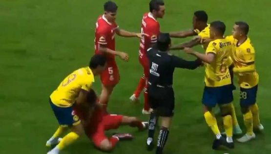 América vs Toluca: ¿Ramón Juárez se SALVÓ de la expulsión tras AGREDIR a Diego Barbosa?