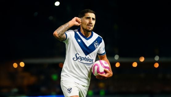 América dejó ir a Diego Valdés y ahora lo tunden en Vélez culpando a las Águilas