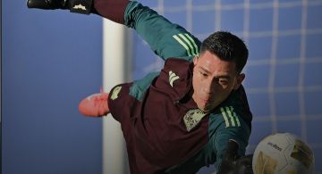 Video: El ATAJADÓN de Luis Ángel Malagón que SALVÓ a México vs Surinam en la Copa Oro