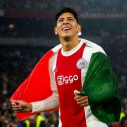 ¡Orgullo Azulcrema! Ajax le hace homenaje HISTÓRICO a Edson Álvarez a pesar de haberse ido
