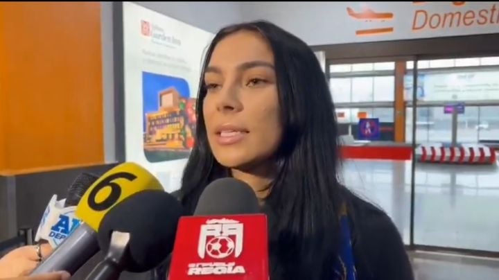 Aficionados de Tigres Femenil le TIRAN con todo a Sabrina Enciso tras su LLEGADA
