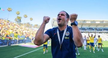 Provocó el despido de un DT y André Jardine sigue soñando con él
