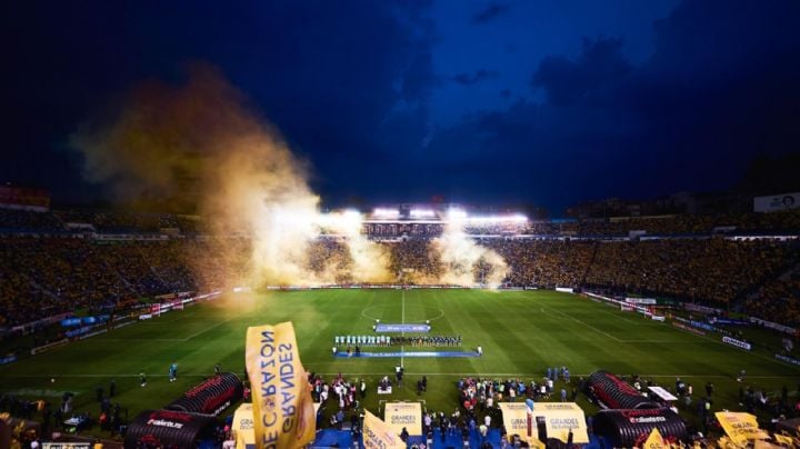 Afición azulcrema culpa al 'Estadio Ciudad de los Deportes' por perder el título