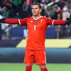 ¿Cuánto paga que Luis Malagón deje su portería en cero en el México vs Honduras por la Copa Oro?